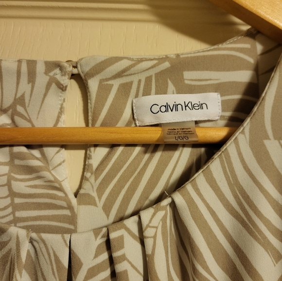 Calvin Klein Sleeveless top - Picture 3 of 3